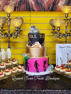 Charity Coley (Mrs.Queen) | Lets setup a Dessert Bar featuring our signature look !!!! We loveeeee what we do and this was so much fun to make !! Venue... | Instagram Mouse Cheesecake, Cheesecake Shooters, Bride Cake, Dessert Treats, Cheesecake Cups, Pudding Cups, Dessert Bar, Barbie Party, Dessert Cups