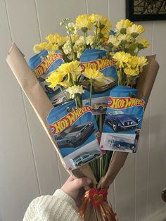 Car Bouquet For Boyfriend, Cute Gifts For Car Guys, Boyfriend Car Gift Ideas, Guy Bouquet Gift For Men, Easter Gifts Boyfriend, Car Guy Presents, Diy Car Gifts For Him, Car Guy Gift Basket, Bouquet Ideas For Boyfriend