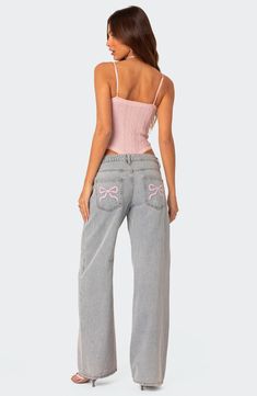 Embroidered pink bows decorate the back pockets of these low-rise wide-leg jeans crafted from nonstretch denim in a faded light wash. Zip fly with button closure Five-pocket style 100% cotton Machine wash, dry flat Imported Baggy Jeans Women, Bow Jeans, Y2k Harajuku, Oversize Pullover, Casual Chique, High Waist Wide Leg Pants, Women Y2k, Relaxed Jeans, Denim Details