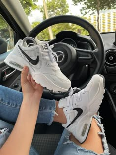 Boss Outfit, Sporty Shoes, Fresh Shoes, Popular Shoes, Shoe Inspo, Athleisure Outfits, Gym Shoes, Comfy Shoes