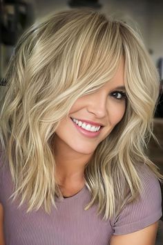 Tousled Waves With Highlights Wavy Hair With Highlights, Flat Hairstyles, Medium Fine Hair, Shoulder Length Hair Cuts With Bangs, Fine Flat Hair, Pump Up The Volume, Thick Hair Styles Medium, Textured Haircut, Hair With Highlights