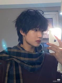 『 sᴀᴠᴇ = ғᴏʟʟᴏᴡ ♡ 』 Messy Asian Hair, Messy Perm, Asian Hair Inspo, Harajuku Hairstyle, Asian Boy Haircuts, Long Messy Hair, Korean Short Hair, Asian Men Hairstyle, Mod Hair