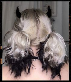 Black and White Hair - Grunge Hair Natural Alt Hair Dye, Character Hair Inspiration, Grunge Hairstyle Long, Cute Died Hairstyles, Two Color Dyed Hair, Hairstyle Ideas Grunge, Hair Dye For Light Brown Hair, Alternative Dyed Hair Ideas, Tip Hair Dye Ideas