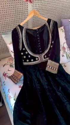 Beyond Tradition: Discovering the Most Beautiful Eid Suit Trends Suits For Eid, Velvet Pakistani Dress, Stylish Short Dresses, Pakistani Fashion Party Wear, Dress Design Patterns, Simple Pakistani Dresses