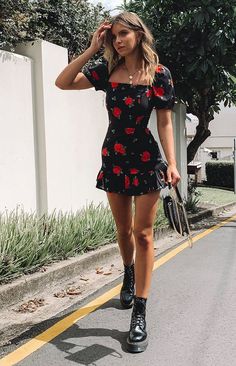 Rok Mini, College Outfit, Street Style Trends, Cute Summer Outfits, Street Style Looks, Fashion 2020, Street Style Outfit