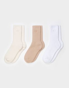 Adidas Originals Comfort 3 Pack Crew Socks. Super Soft, Comfy Socks. Ribbed Cuffs. Trefoil Logo Embroidery. 3 Pairs Per Pack. 95% Polyester 4% Natural Latex Rubber 1% Spandex. Machine Wash. Imported. Sizes:m: M 5-8, W 5-10l: M 8-12, W 10-13 Womens Platform Shoes, New Balance 480, Adidas Socks, Wwe T Shirts, Flannel Sweatshirt, Graphic Trends, Body Hygiene, Classic Style Outfits, Comfy Socks