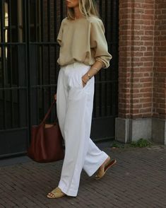 French Design Style, Tan Outfit, Anouk Yve, Chic Outfits Classy, Summer Office Outfits, French Women Style, Runway Outfits, Sophisticated Outfits, Summer Outfit Inspiration