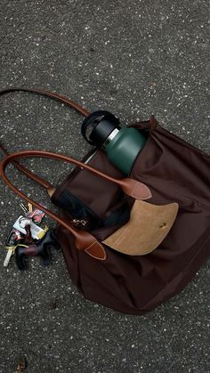 Brown Longchamp Bag, Brown Longchamp, Long Champ Bag, Hydro Flask Water Bottle, Inside My Bag, Flask Water Bottle