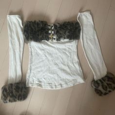 Russian Core Outfits, Gyaru Tops, Y2k Womens Fashion, Diy Y2k Clothes, Fur Shirt, Fairy Butterfly, Dr Shoes, Fashion Y2k