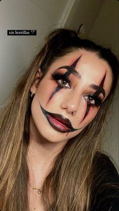 Creepy Clown Makeup, Maquillage Halloween Simple, Vampire Makeup Halloween, Halloween Makeup Clown, Halloweenský Makeup, Holloween Makeup, Scary Clown Makeup, Classy Halloween Costumes, Horror Make-up