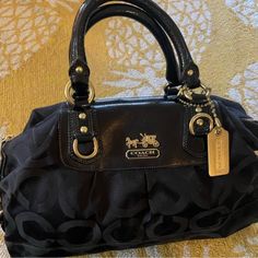 In Excellent Condition! Bags Coach, Womens Tote Bags, Coach Bags, Bundles, Purse, Women Shopping, Black, Color