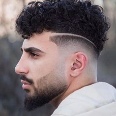 35 Cortes de Cabelo Curto para Cacheados e Crespos – O Cara Fashion Hairstyles For Teenage Guys, Mid Fade Haircut, Men's Curly Hairstyles, Texture Skin, Human Hair Pieces, Indian Remy Human Hair, Men Haircut Curly Hair, Hair Toupee