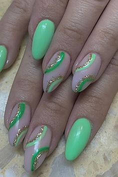 Nails Summer Oval, Oval Nails Art, Cute Oval Nails, Summer Nails Oval, Summer Oval Nails, Oval Nail Designs, Beige Nail Art, Oval Nail Art, Nails Beige