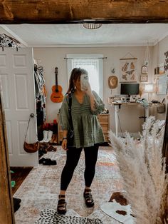 Moving Out Outfit, Jeans Church Outfit Summer, Shacket And Dress Outfit, Spring Mom Outfits 2024, Outfits To Hide Mom Pouch Ideas, Mom Drop Off Outfit, Comfy Church Outfit, Mid Sized Outfits, Lazy Mom Outfits