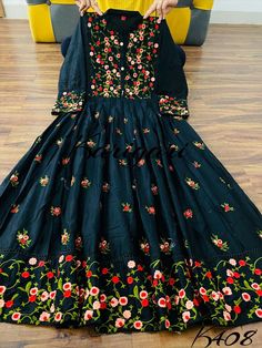 Gown Embroidery Designs, Gown Embroidery, Designer Sharara Suits, Tailor Design, Designer Sharara, Pencil Drawing Images, Baby Summer Dresses, Long Gown Design, Sharara Suits