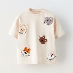 Round Neck T-Shirt With Short Sleeves. Appliqu Details. Size: 9-12m Beige & Emboroided Zr30 Baby Applique, Embroidery Tshirt, Kids Summer Fashion, Zara Baby, Fleece Dress, Zara Shirt, Fashion Graphic, Girls Tees, Kids Prints