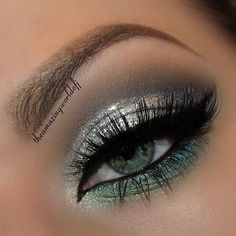 Silver Eyeshadow Looks, Makeup Verde, Belly Dance Makeup, Green Eyeshadow Look, Silver Eye Makeup, Dance Hair, Silver Makeup, Silver Eyeshadow, Prom Eye Makeup