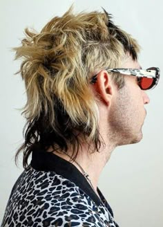 Blond Mullet, Men Blonde Highlights, Mens Mullet, Modern Mullet Haircut, Mullet Haircuts, Bleached Hair Men, Mullet Hairstyles, Date Hairstyles, Monochrome Makeup Look