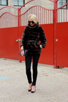 Really all about the faux fur jumper ... December Outfits, 90s Urban Fashion, Pullovers Outfit, Atlantic Pacific, Urban Dresses, Urban Wear, Style Crush, Urban Outfits, Fur Jacket