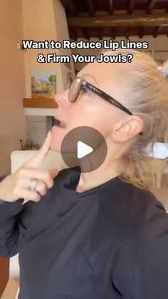 Liz Wadden | Face Yoga Specialist on Instagram: "If you don’t exercise the muscles below the neck, they become weak & flabby...same thing happens to your face with age😱   Turn back the clock & have beautiful, tighter, young-looking skin! 💫  Comment “COURSE” for the 7 Day Skin Tightening Course that will give you tighter, brighter and younger looking skin!🫶🏻  And don’t forget to grab the one time offer for my Turkey Tech Neck course at checkout!   Let’s lift and tone those neck and lower face muscles together for a radiant glow! ☀️  #facialworkout #faceyogachallenge #facialfitness #facialexercises #boostcollagenproduction #bloodcirculation #oxygenflow #glowingskin #NaturalBeauty #reducefinelines #reducewrinkles #tighterskin #brighterskin #firmerskin #turkeyneck #toneyourturkeyneck #jowl Facial Exercises For Jowls, Face Muscles, Face Lift Exercises, Double Chin Exercises, Chin Exercises, Beauty Treatments Skin Care, Facial Massage Routine, Tech Neck, Face Tightening