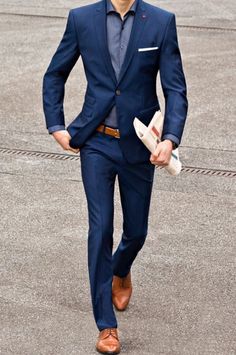 Men’s Blue Suit Ideas, Business Men Outfits Suits, Men’s Blue Suit, Blue Suit No Tie, Blue Suits For Men, Mens Blue Suit, Mens Navy Suit, Outfits Quotes, Blazer Outfits Men