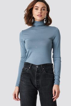 Light Blue Turtleneck Outfit, Blue Turtle Neck Outfit, Blue Turtleneck Outfit, Light Blue Turtleneck, Japan Outfits, Oversized Striped Shirt, Blue Turtleneck, Blue Turtle, Turtleneck Outfit