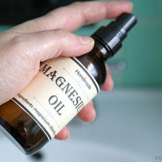 How to Make Magnesium Oil Spray: Magnesium Chloride Oil Benefits Magnesium Spray Benefits, Diy Scent, Diy Cream