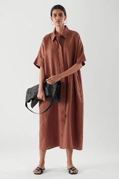 "This oversized linen shirt dress is a must have for every woman's wardrobe. The design is fluid and lightweight, whilst the oversized cut exudes an effortless elegance. Pure natural linen materials, comfortable, breathable, refreshing and soft fabric. Material: 100% Linen - Shirt collar dress - Below Knee-length Dress - Button closure dress - side pockets, comes with belt Measurements: Length: 47 inches Sizing XS Best for busts up to 32'' Best for waists: 26\" Best for hips: 35\" S Best for bus Kimono Shirt Dress, Linen Button Dress, Linen Shirt Dress Women, Boxy Dress Outfit, Linen Casual Dress, Blanket Dress, Kimono Sleeve Dress, Oversized Linen Shirt, Minimal Dress