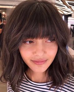 Brown Look With Bangs For Small Foreheads Low Forehead Hairstyles, Bangs For A Small Forehead, Small Forehead Fringe, Short Forehead Bangs, Haircuts For Small Foreheads, Hairstyles For Small Foreheads, Bangs For Short Forehead, Bangs For Small Forehead