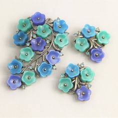 Excellent Condition On This Signed Coro Set With Shades Of Blue Thermoset Flowers. The Brooch Is @ 3". Coro Jewelry, Jewelry Vintage, Earrings Set, Shades Of Blue, Costume Jewelry, Earring Set, Vintage Jewelry, Color Blue, Shades