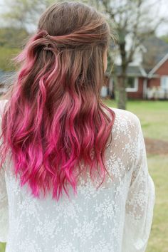 Brown Hair Pink Tips, Pink Hair Highlights, Highlights Pink, Pink Ombre Hair, Balayage Blond, Pink Hair Dye, Hair Dyed, Wake Ideas, Pastel Pink Hair