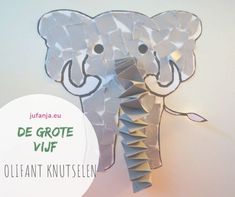 an elephant made out of paper with the words de grote vuf on it