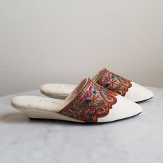 - Like New (Some Light Scuffs On Soles) - White Velvet Slippers With A Slightly Lifted Heel And Beautiful Embroidered Detail - No Size Label / Fits Like A Us 6-6.5 Embroidered Slippers, Velvet Slippers, White Velvet, Size Label, Orange White, Color Orange, Flat Shoes Women, Loafer Flats, Slippers