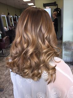 Honey blonde balayage #hairbyashcha #balayage #honeyblonde Blonde Hair Honey Caramel, Brown Hair With Blonde Balayage, Blond Highlights, Honey Blond, Brunette Ombre, Blond Ombre, Balayage Blond, Brown Ombre Hair, Blond Balayage