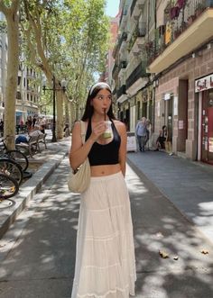 White Headband Outfit Summer, October Vacation Outfits, Los Angeles Outfit Ideas Summer, Florida Fashion Summer, Body Flattering Outfits, Mexico Fashion Street, Summer In San Francisco Outfits, Mexico City Trip Outfits, Summer In New York Outfits Street Style