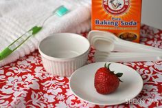 Just two ingredients can help brighten your smile! Check out this DIY teeth whitener using strawberries and baking soda. Natural Teeth Whitening Remedies, Teeth Whitening Methods, London Victoria, Best Teeth Whitening Kit, Teeth Whitening Remedies, Teeth Bleaching, Whitening Products