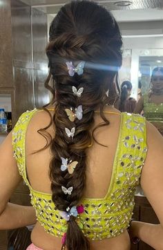 Hairstyles For Bride Braided Hairstyle Indian, Haldi Braid Hairstyle, Chotla Hairstyles Wedding, Indian Hairstyles Braid, Hairstyle For Jaggo, Fishtail Braid Hairstyles Indian Wedding, Jaggo Hair Styles, Butterfly Hairstyle Braid Hair, Hairstyles With Butterflies