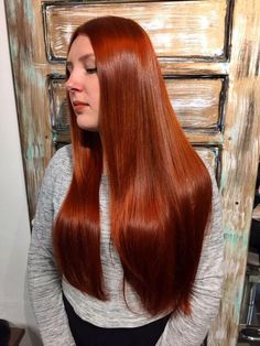 2024 Red Hair Color Guide: Discover Wine, Copper, and Auburn Trend 7.44 Hair Color, Red Hair Color Trends, Copper Brown Hair, Pretty Red Hair, Red Hair Trends, Red Hair Color Ideas, Hair Color Guide, Red Hair Inspiration