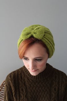 Nut Green Crochet Beret with Bow by SistersandStories on Etsy Crochet Turban, Crochet Beret, Hand Crochet, Caps Hats, Knitted Hats, Vintage Inspired, Winter Hats, Yarn, Hats