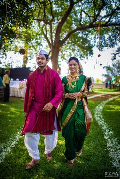 IT'S PG'LICIOUS — #maharashtrian wedding #marathibride copyright... Maharashtra Traditional Dress, Marathi Couple, Maharashtrian Brides, Bridegroom Outfits, Maharashtrian Bride, Maharashtrian Wedding, Outfit Engagement, Marathi Bride, Groom Photoshoot