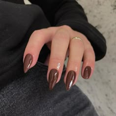 Popular Nail Colors, Almond Shape Nails, Almond Acrylic Nails, Popular Nails, Brown Nails, Chrome Nails, Cute Acrylic Nails, Nude Nails, Almond Nails