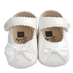 Baby Girls White Dress Shoes Never Worn Velcro Strap 0 To 6 Months White Baby Shoes, Newborn Shoes, White Dress Shoes, Toddler Girl Shoes, Bow Shoes, Baby Princess, Baby Sneakers