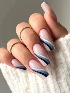 Grey Summer Nails, Fancy Summer Nails, Elegant Gel Nails, Grey Nail Designs, Simple Acrylic Nails, Gray Nails, Floral Nails, Fancy Nails, Chic Nails