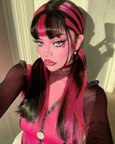 Original Halloween Costume Ideas, Original Halloween Costumes For Women, Halloween Makeup Girl, Iconic Halloween Costumes Women, Draculaura Halloween, Draculaura Makeup, Draculaura Costume, Monster High Halloween Costumes, Monster High Makeup