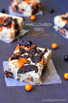 halloween oreo cake bars with orange and black cookies