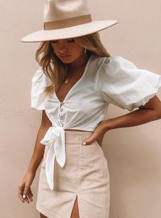 White Outfits For Women Party, White Outfit Aesthetic, Summer Neutral Outfits, White Outfits For Women, Classy Summer Outfits, Neutral Outfits, Women Hats Fashion, White Outfit