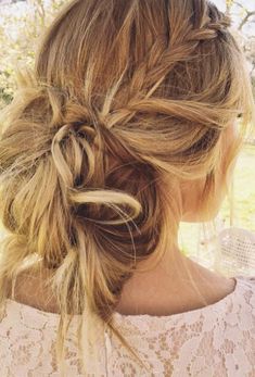 15 Braided Hairstyles That Are Actually Cool (We Swear) Hairstyles Brides, Bridesmaid Updo, Brides Hair, Boho Hairstyle, Bohemian Hairstyles, Messy Bun Hairstyles, Chic Hairstyles, Braided Hairstyles For Wedding