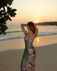 Phuket Outfit Ideas, Tropical Summer Outfits, Bali Dress, Rock Aesthetic, Vacation Photo, Dress Aesthetic, Garden Parties, Tiger Mist