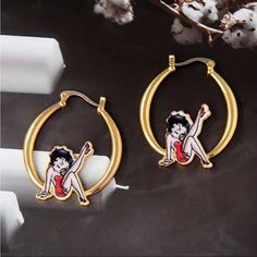 Adorable, New Hoops. Gold Tone, Metal Hypoallergenic Bettyboop Featured In Center Enamel Painted. Cute Betty Boop Keychains As Gift Included With The Purchase Of Earrings. Nostalgia Cartoon, Betty Boop Jewelry, Original Betty Boop, Pin Up Vintage, Vintage Nostalgia, Cz Stud Earrings, Betsy Johnson, Creative Jewelry, Screw Back Earrings