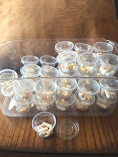 Pill Storage Ideas, Pill Organizer Aesthetic, Vitamins Organization, Pill Organizer Ideas Diy, Supplement Storage Ideas, Vitamin Organization Ideas, Organizing Medical Supplies, Supplement Organization